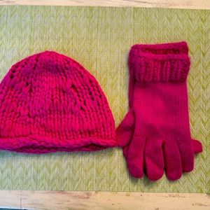100% Cashmere set of Women’s Gloves and Hat